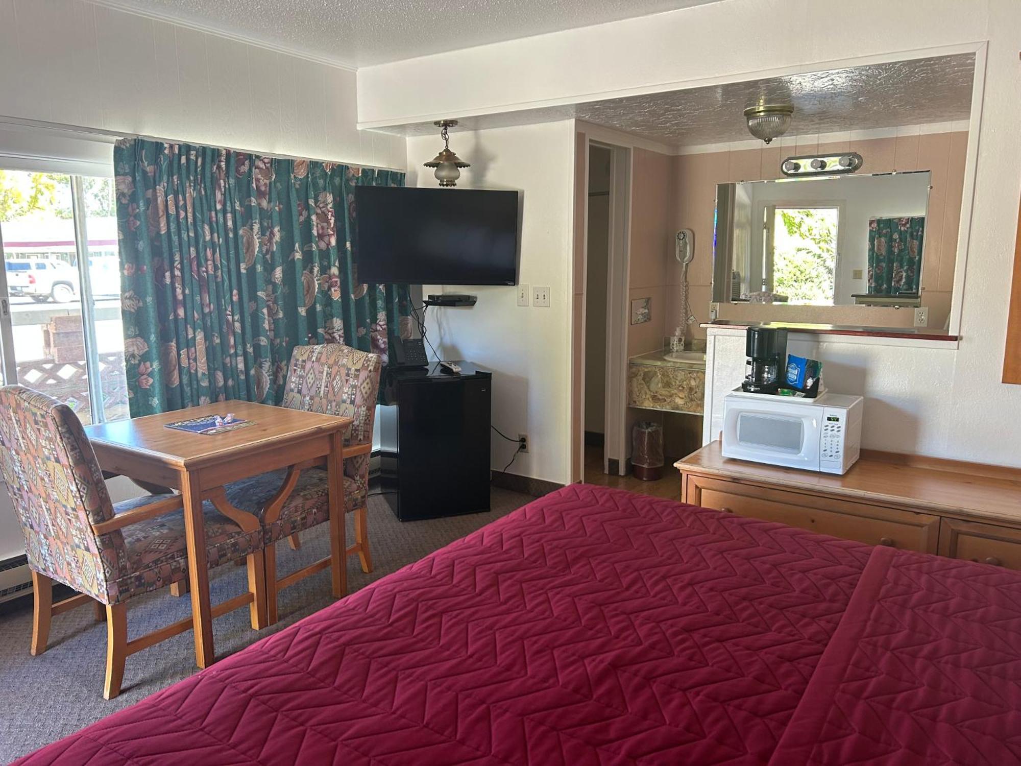 Redwood Arms Motel Paonia Bagian luar foto