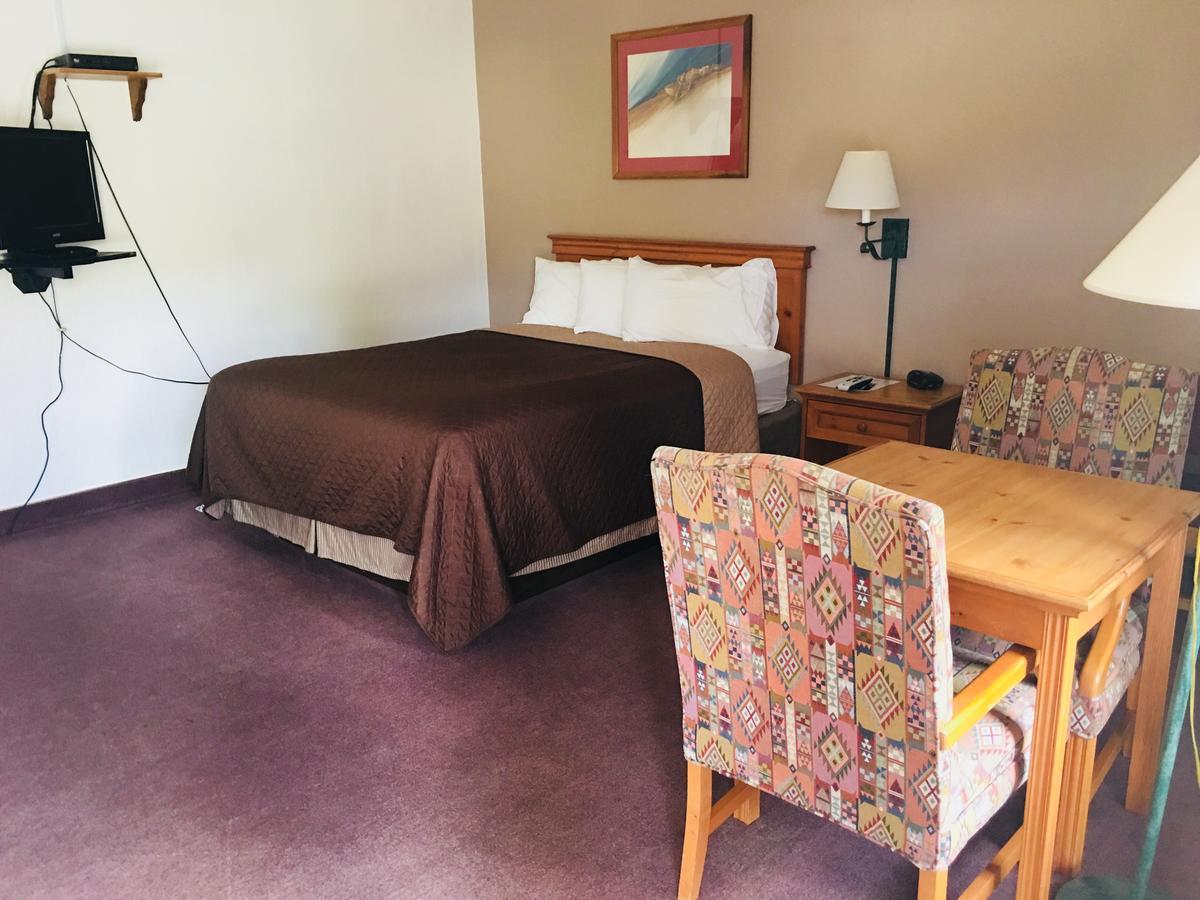 Redwood Arms Motel Paonia Bagian luar foto