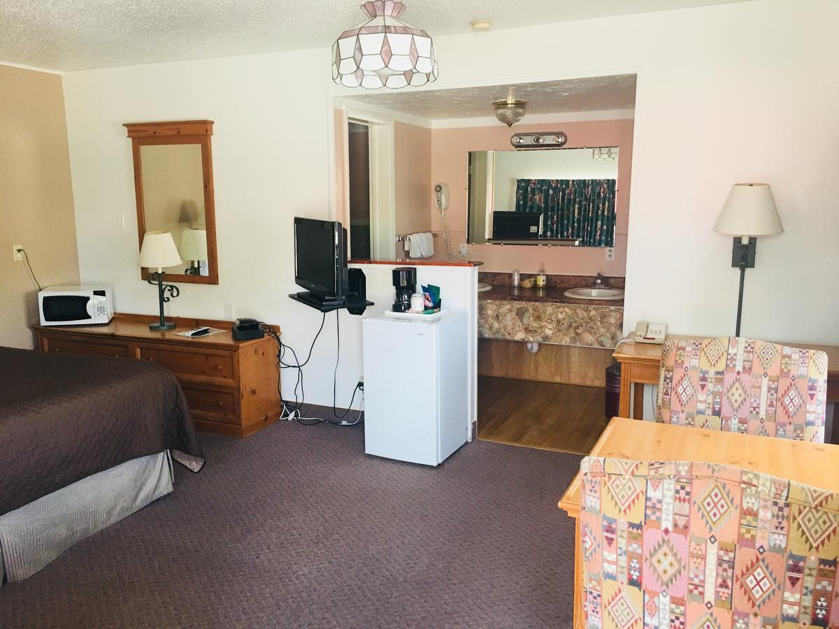 Redwood Arms Motel Paonia Bagian luar foto